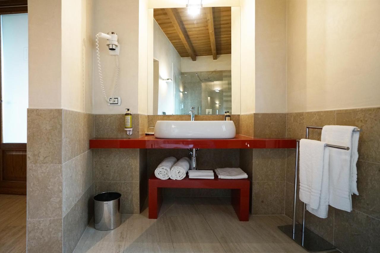 Il Portico - 1711 Luxury Guest House Arlate Dış mekan fotoğraf