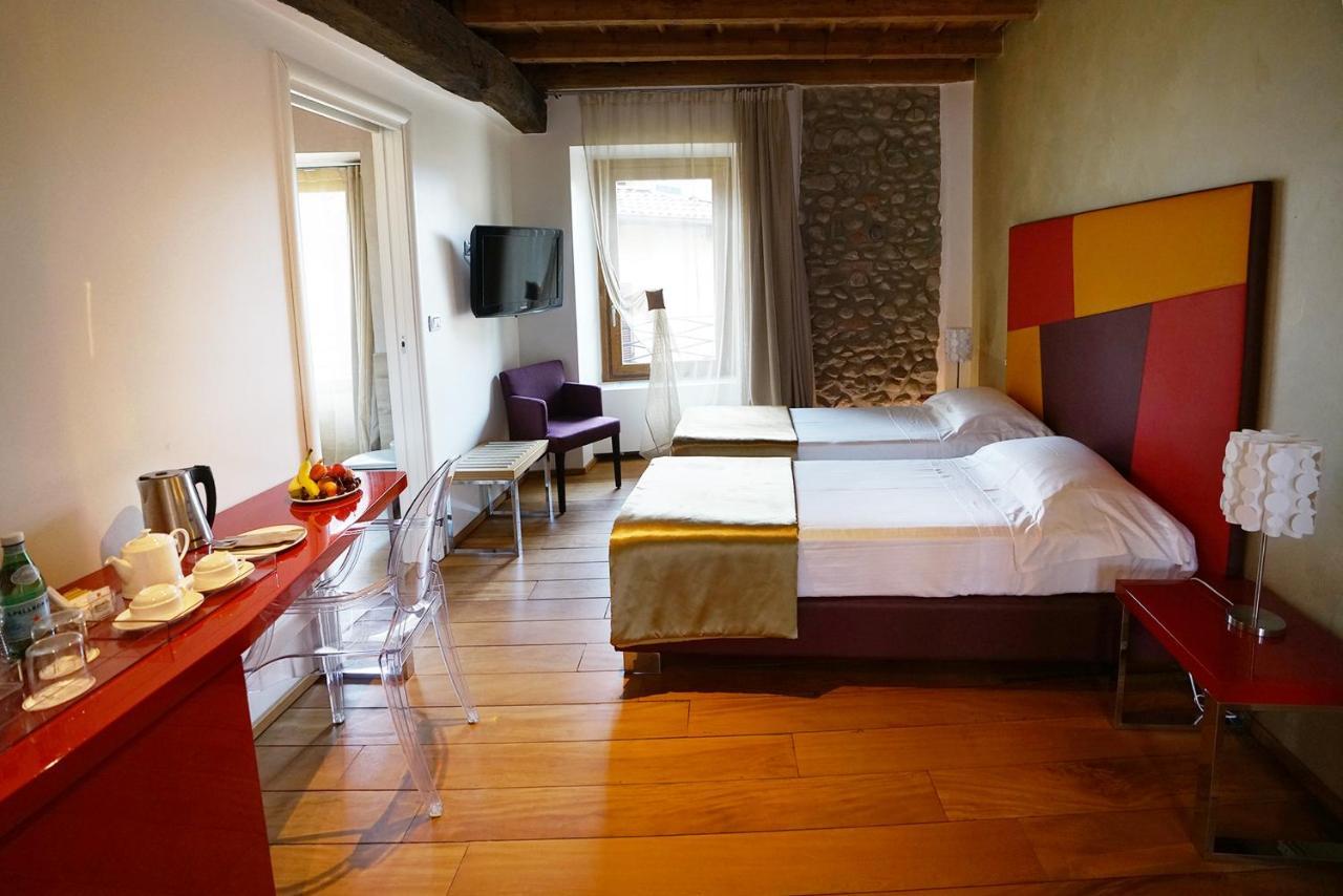 Il Portico - 1711 Luxury Guest House Arlate Dış mekan fotoğraf