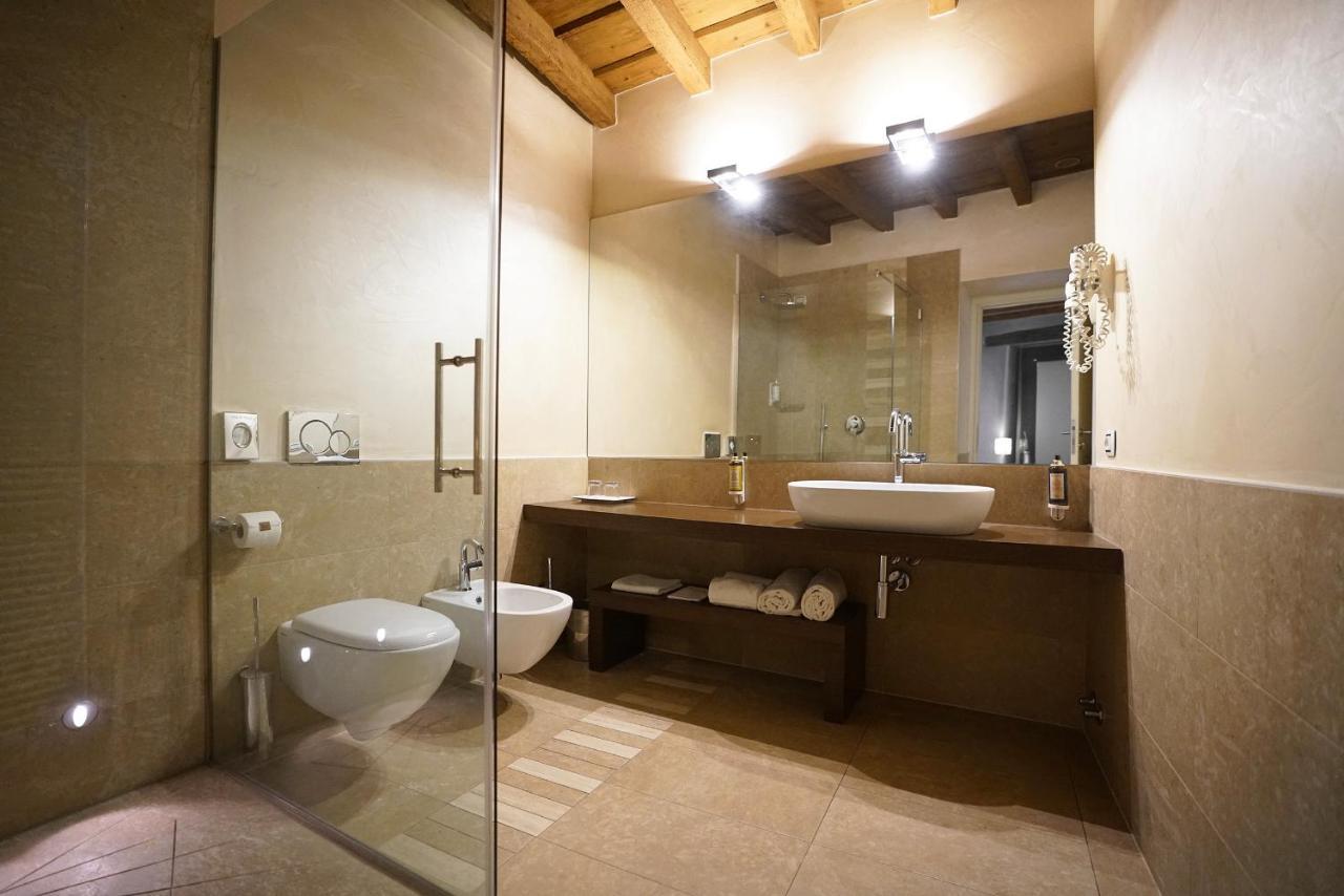 Il Portico - 1711 Luxury Guest House Arlate Dış mekan fotoğraf
